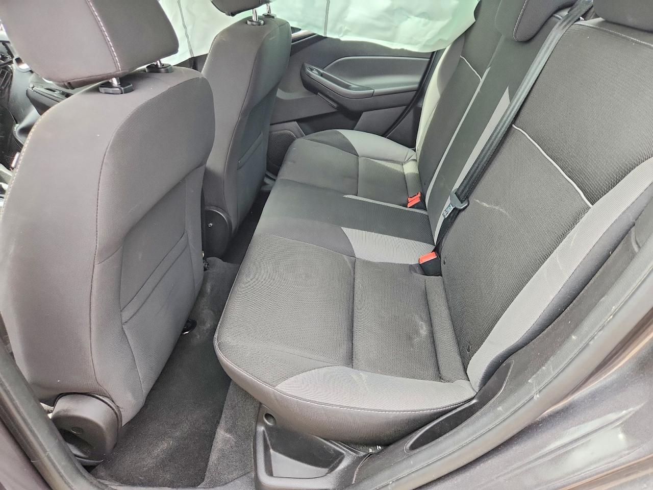 2013 FORD FOCUS SE photo 19