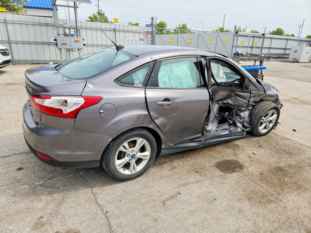 2013 FORD FOCUS SE photo 5