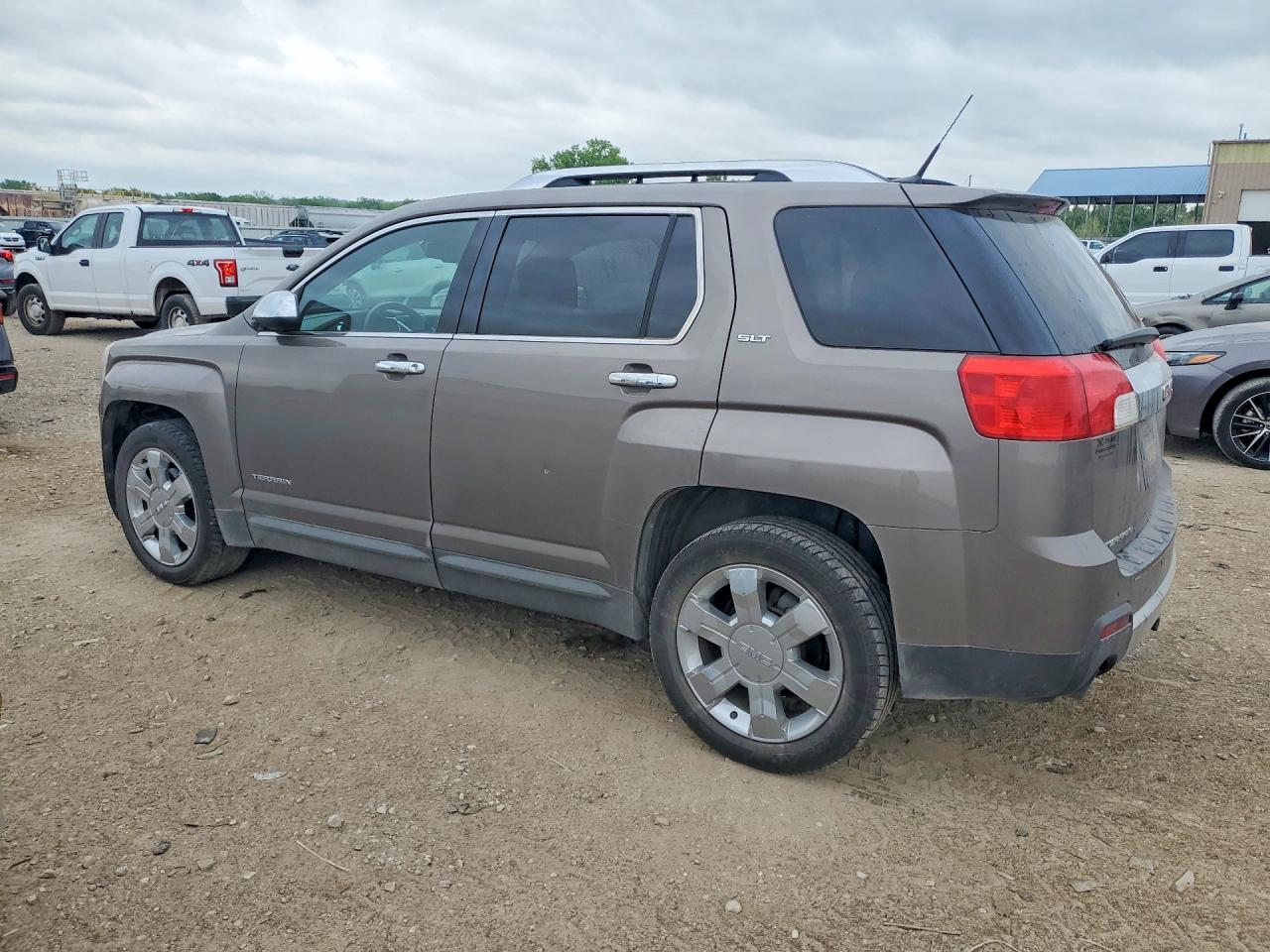 2012 GMC TERRAIN SLT photo 2