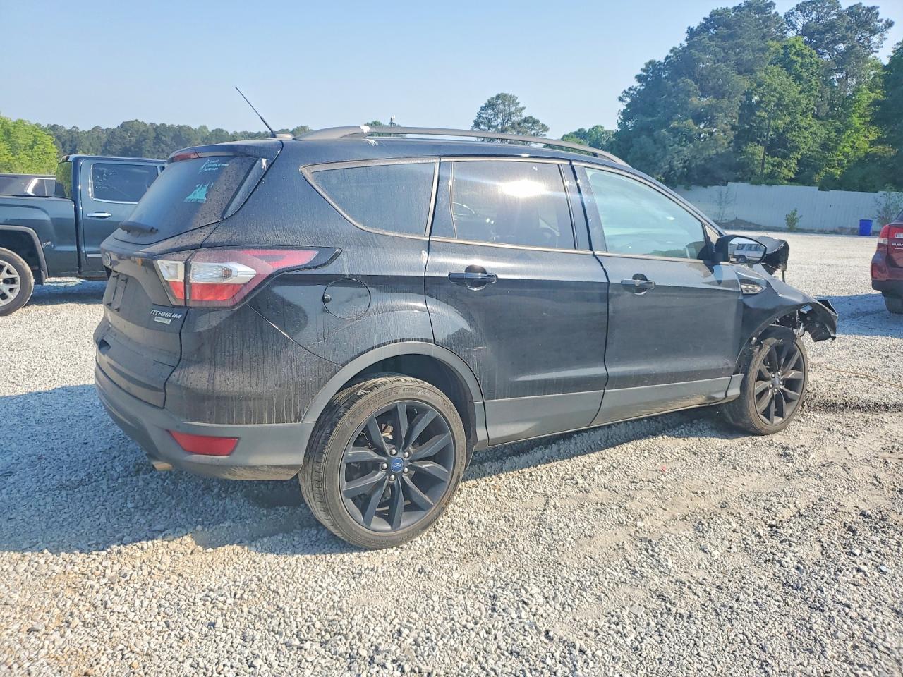 2017 FORD ESCAPE TITANIUM photo 3