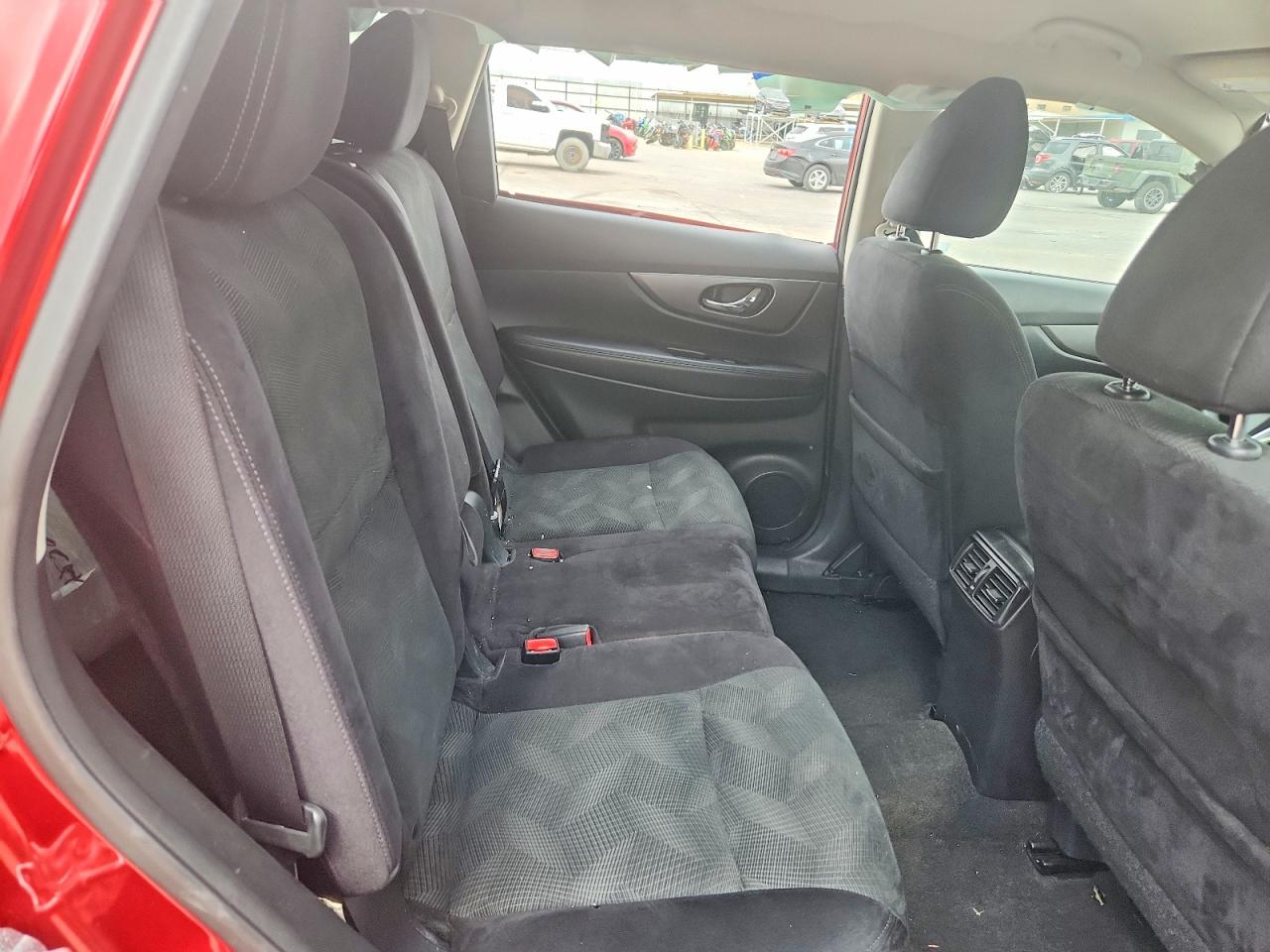 2014 NISSAN ROGUE SV photo 31