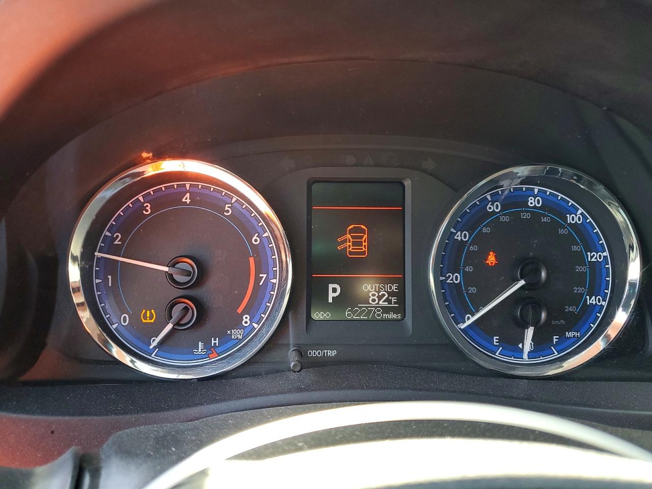 2018 TOYOTA COROLLA LE photo 25