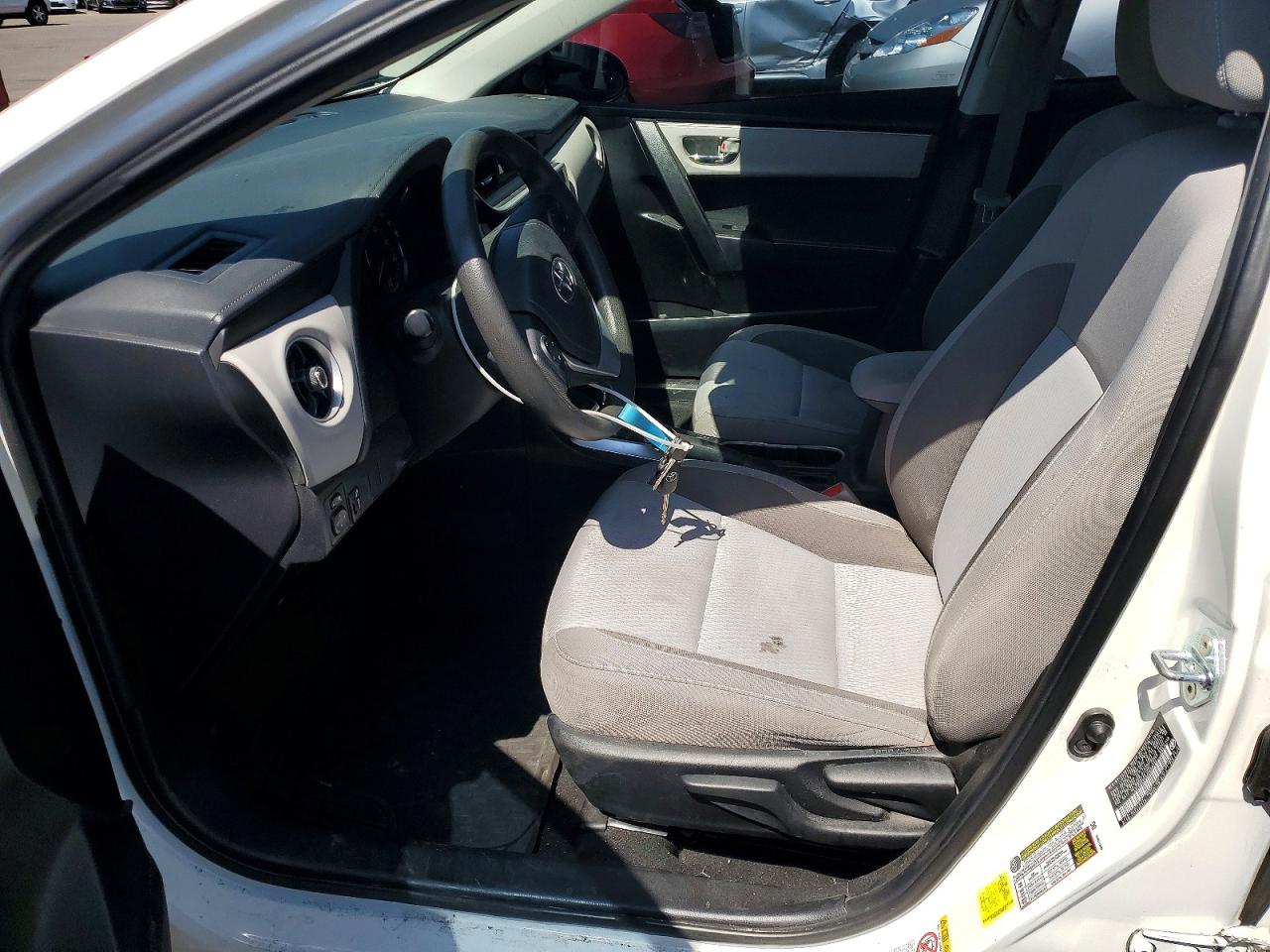 2018 TOYOTA COROLLA LE photo 19