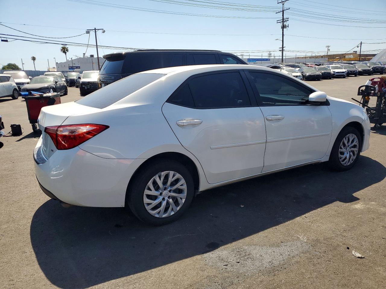 2018 TOYOTA COROLLA LE photo 7