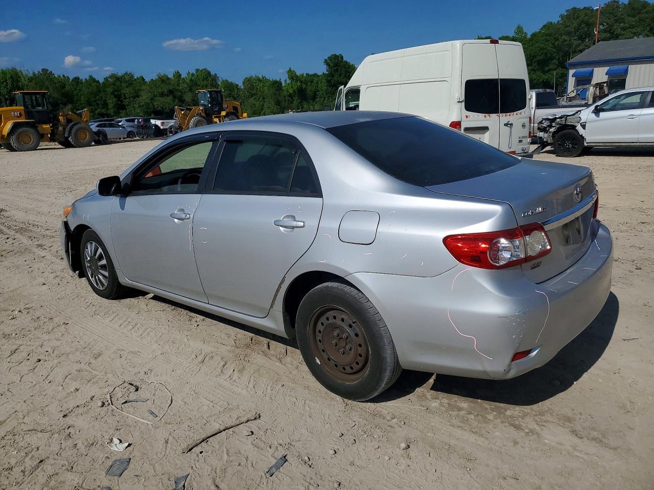 2011 TOYOTA COROLLA LE photo 3