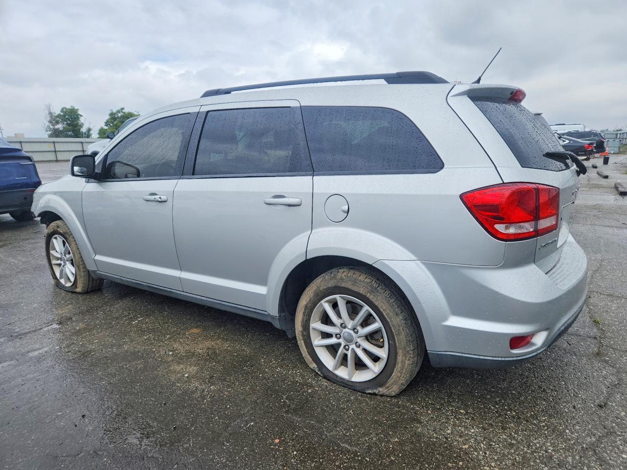 2013 DODGE JOURNEY SXT photo 3