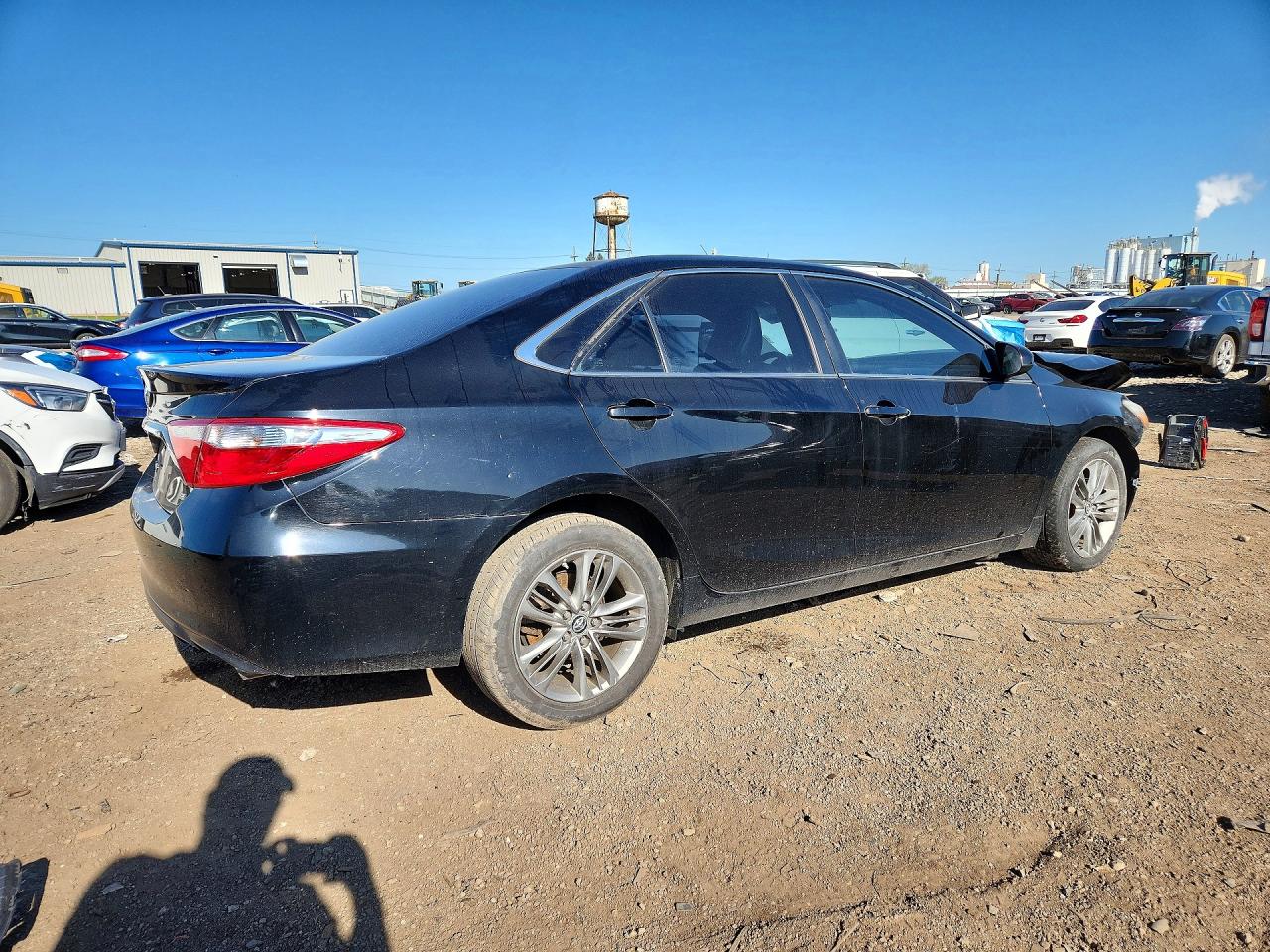 2016 TOYOTA CAMRY SE photo 5