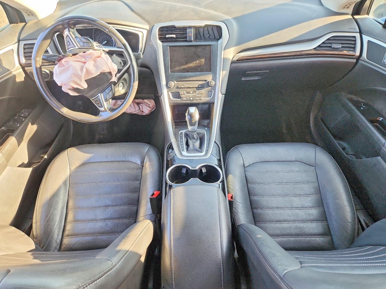 2016 FORD FUSION SE photo 8