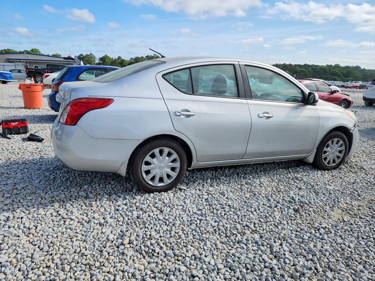2012 NISSAN VERSA 1.6 S photo 5