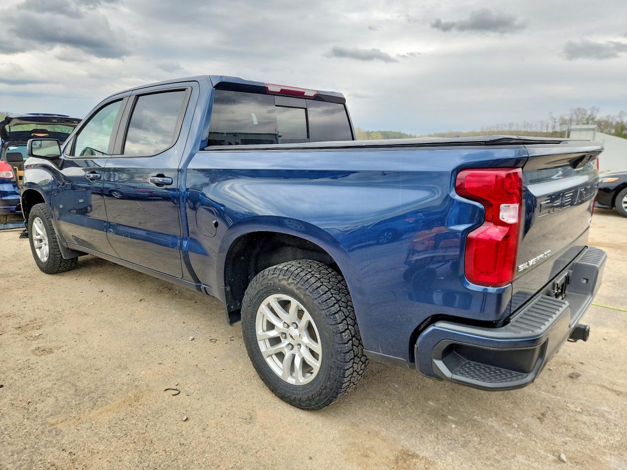 2019 CHEVROLET SILVERADO K1500 RST photo 3