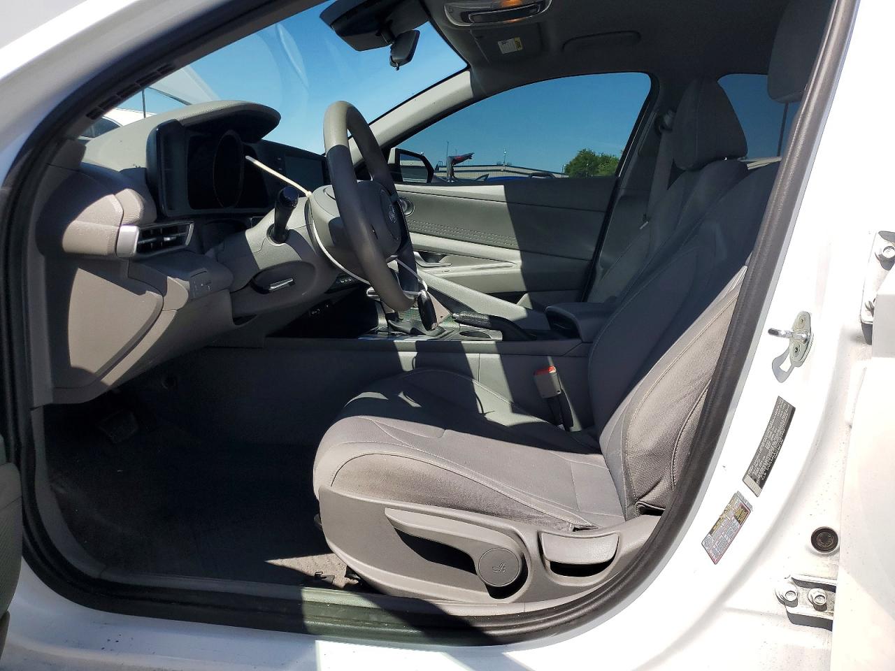 2022 HYUNDAI ELANTRA SEL photo 13