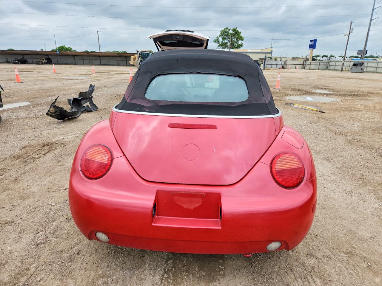 2004 VOLKSWAGEN NEW BEETLE GL photo 11