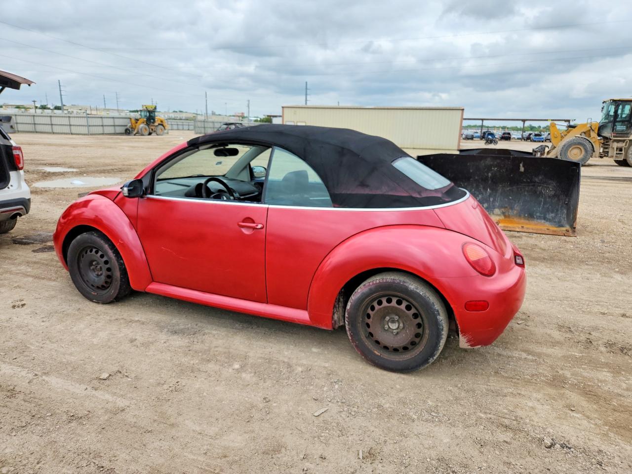 2004 VOLKSWAGEN NEW BEETLE GL photo 3