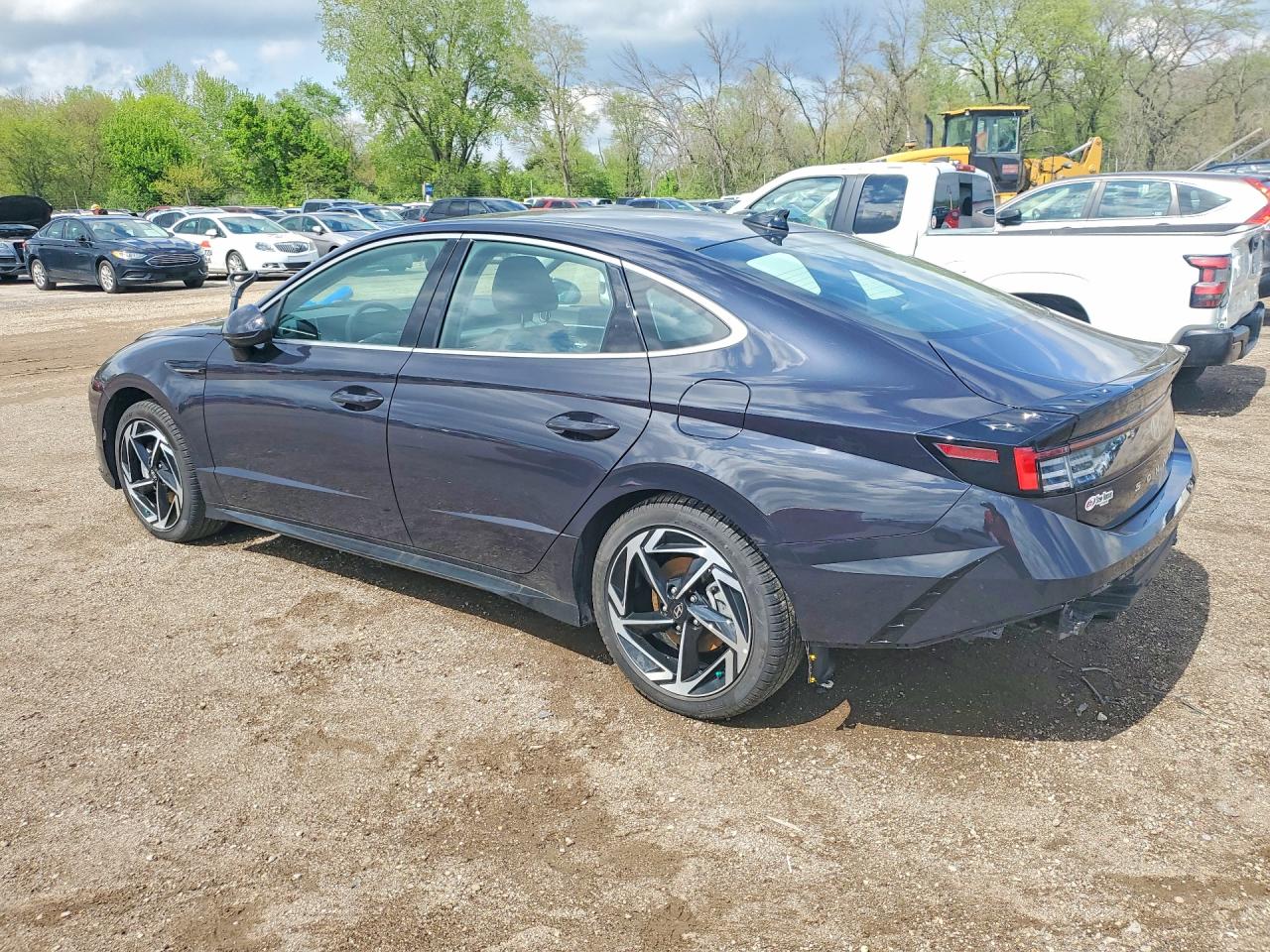 2026 HYUNDAI SONATA SEL SPORT photo 2