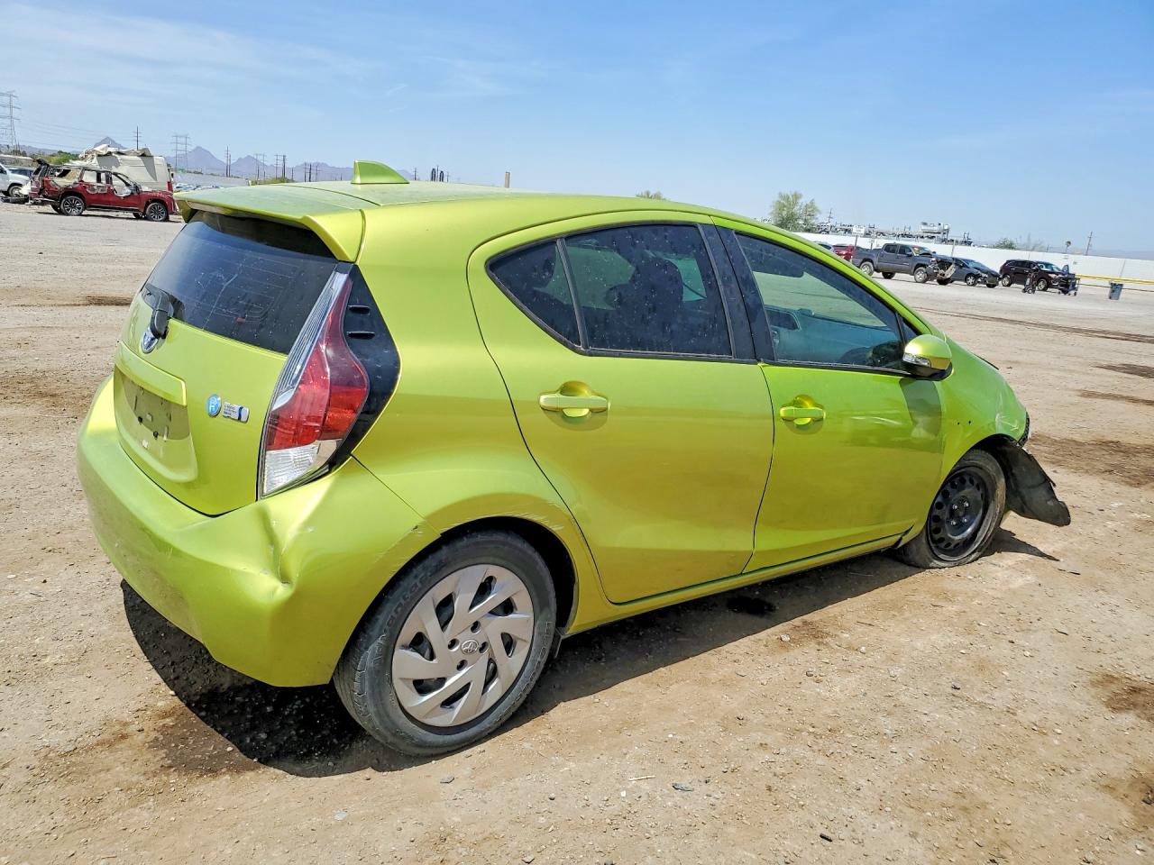 2016 TOYOTA PRIUS C TWO photo 7