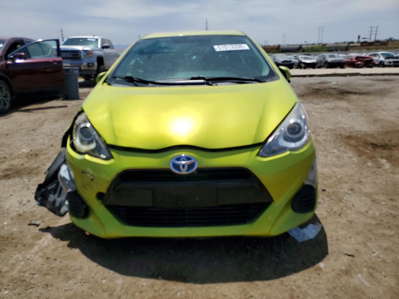 2016 TOYOTA PRIUS C TWO photo 13
