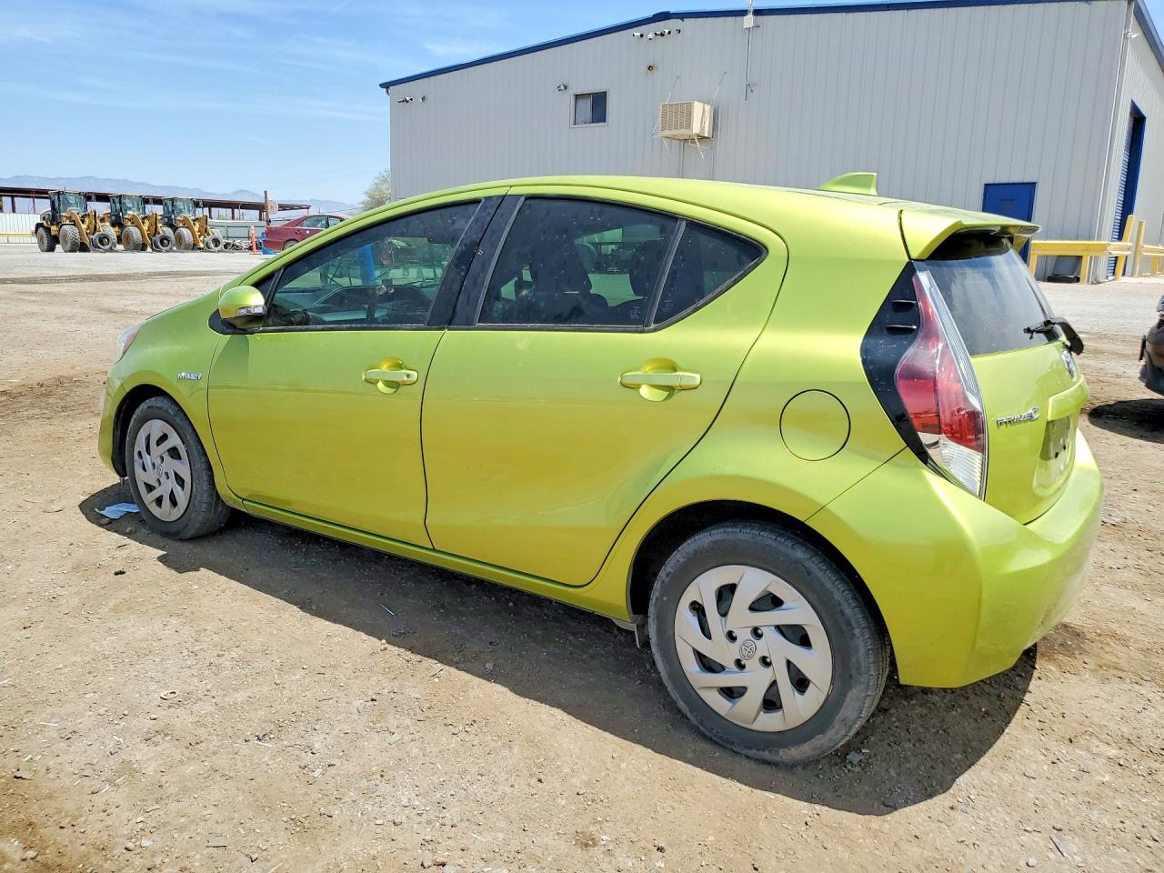 2016 TOYOTA PRIUS C TWO photo 4