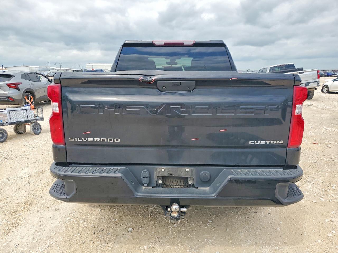 2021 CHEVROLET SILVERADO C1500 CUSTOM photo 11