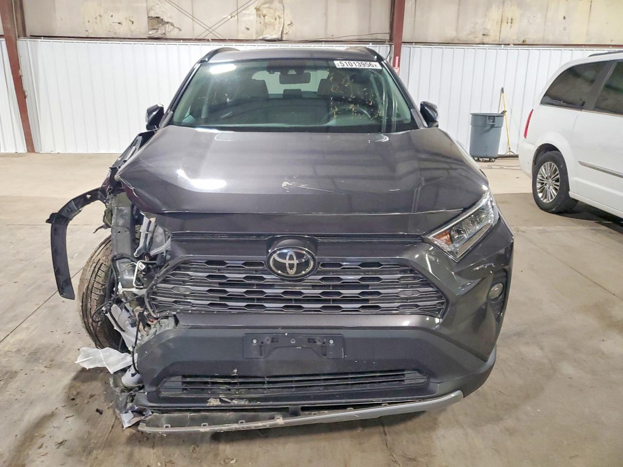 2019 TOYOTA RAV4 LIMITED photo 9