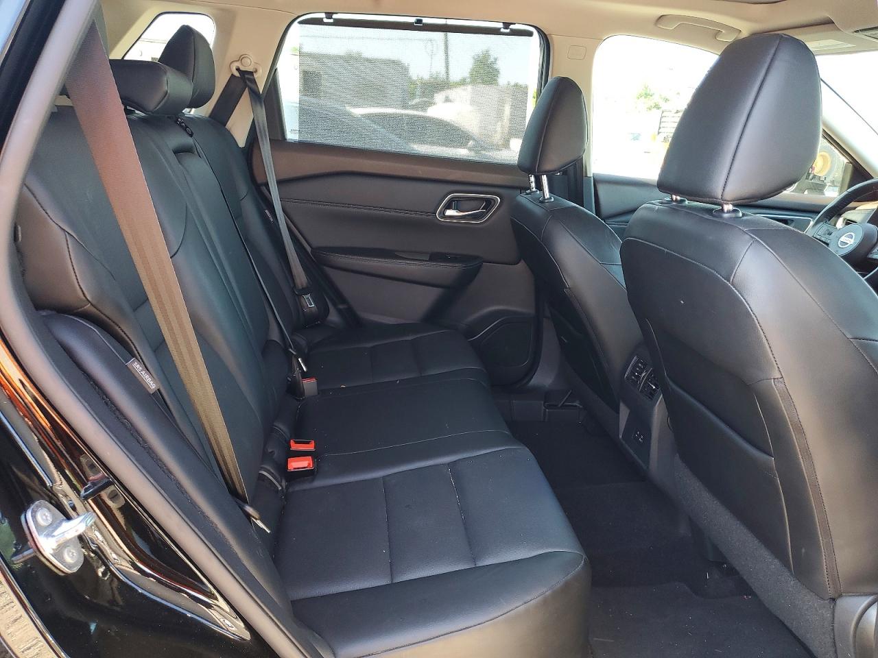 2021 NISSAN ROGUE SV photo 19