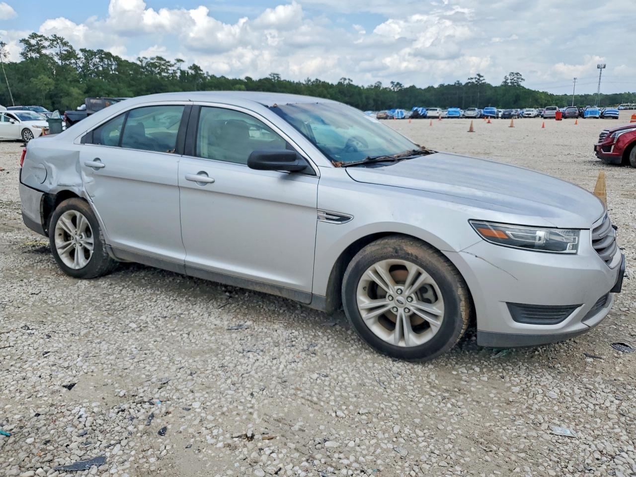 2016 FORD TAURUS SE photo 7