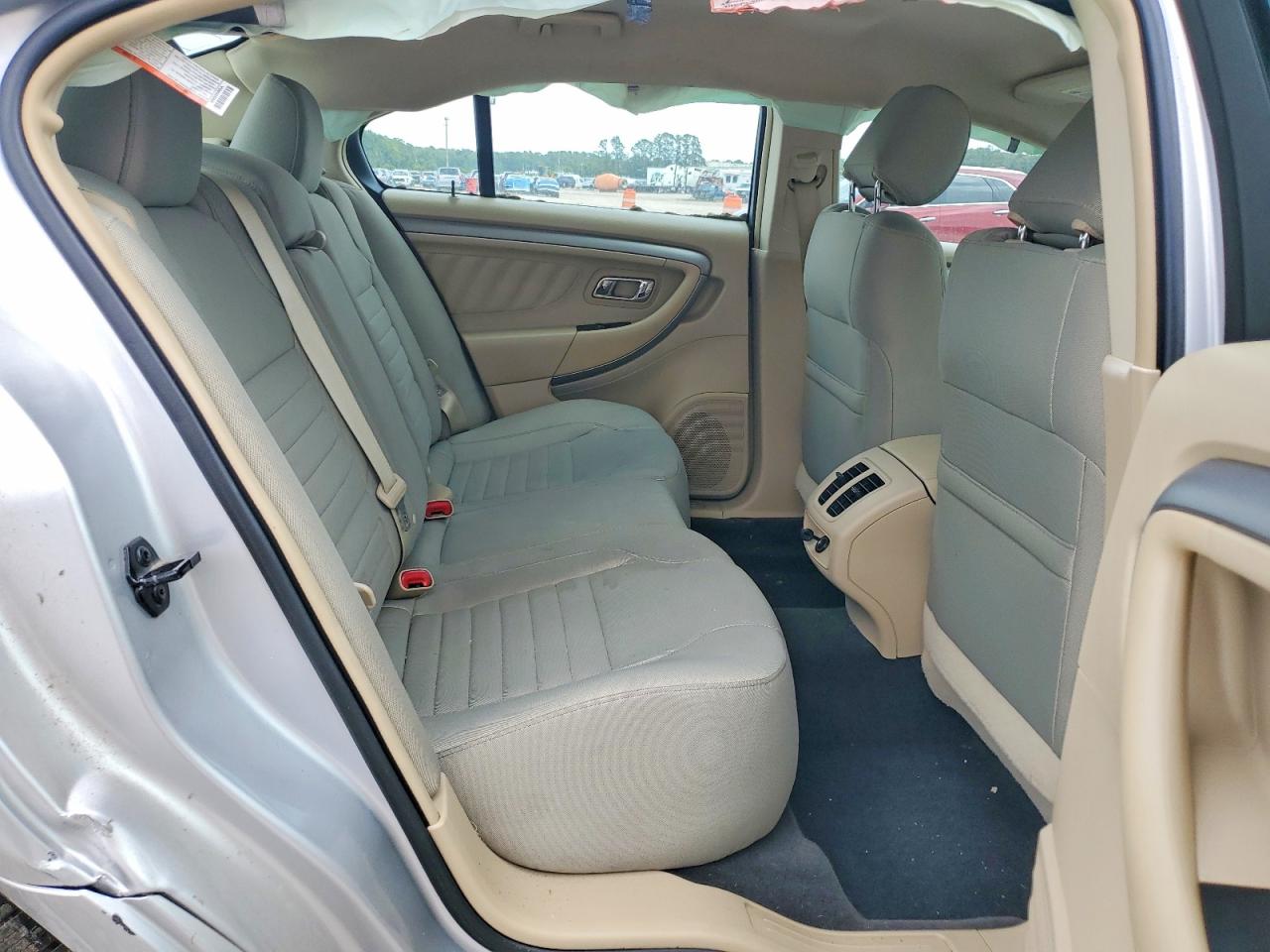 2016 FORD TAURUS SE photo 19