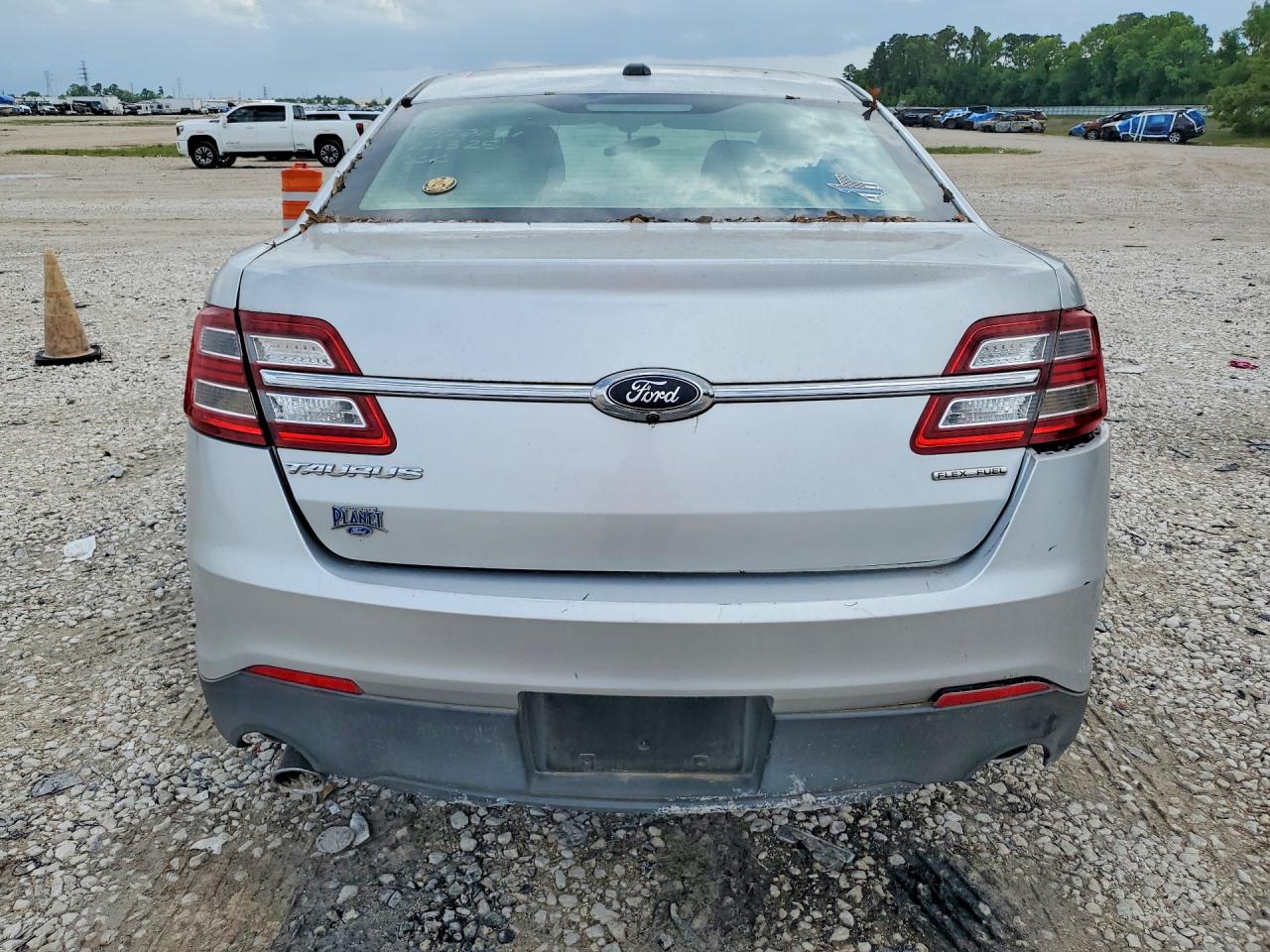 2016 FORD TAURUS SE photo 11