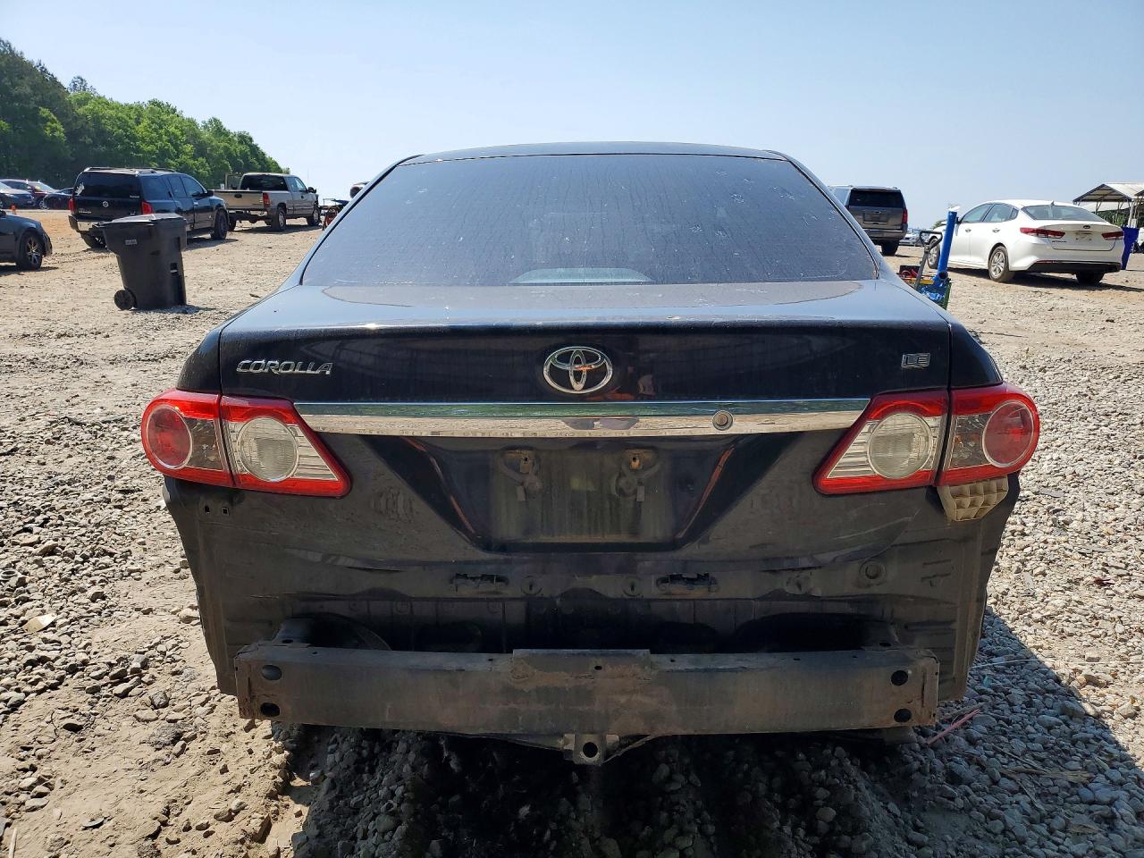 2012 TOYOTA COROLLA LE photo 11