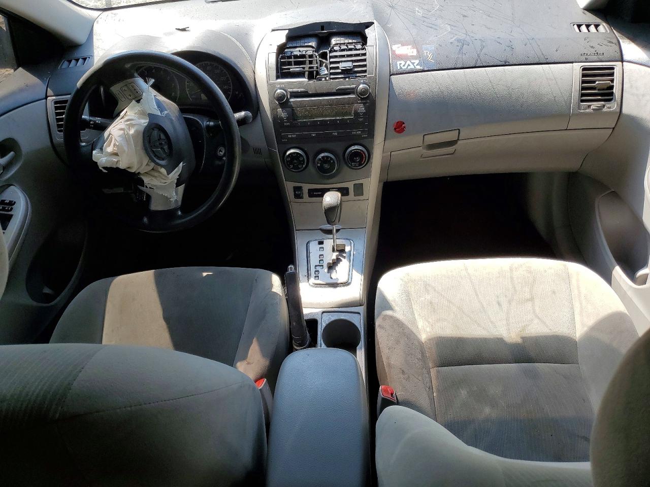 2012 TOYOTA COROLLA LE photo 15