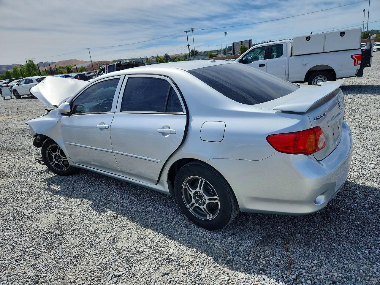 2010 TOYOTA COROLLA photo 4