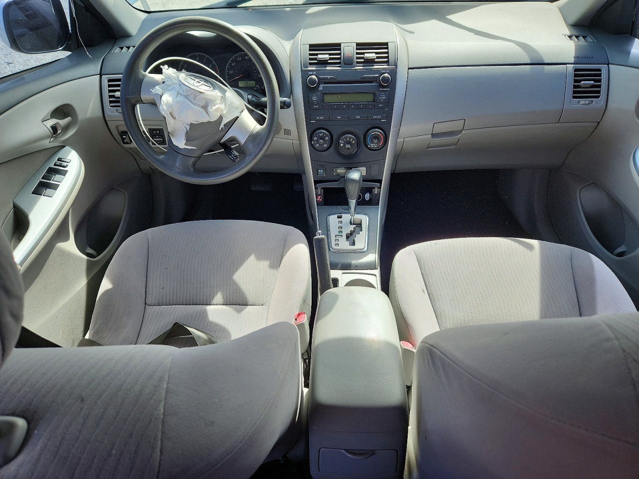 2010 TOYOTA COROLLA photo 22