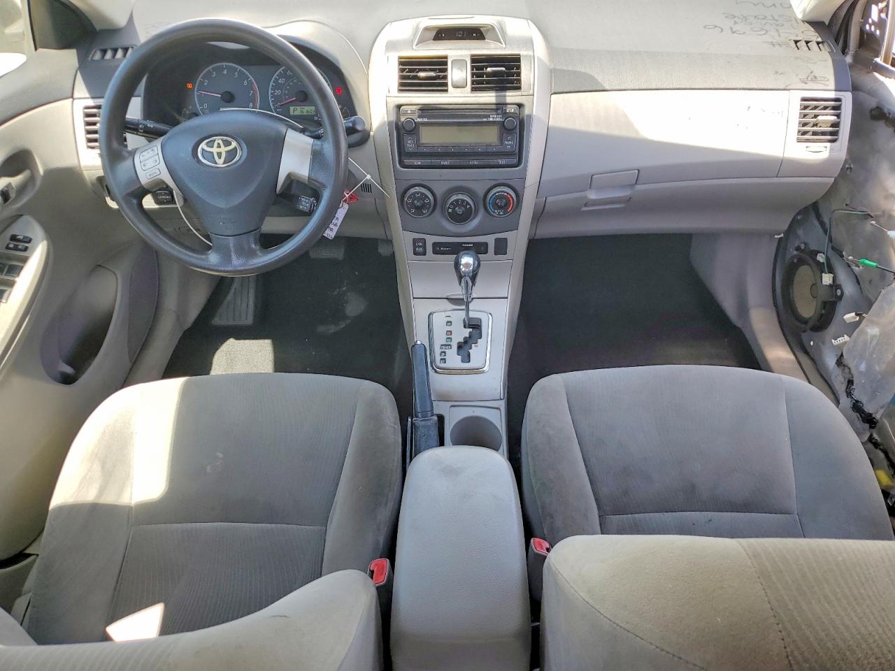 2012 TOYOTA COROLLA LE photo 22