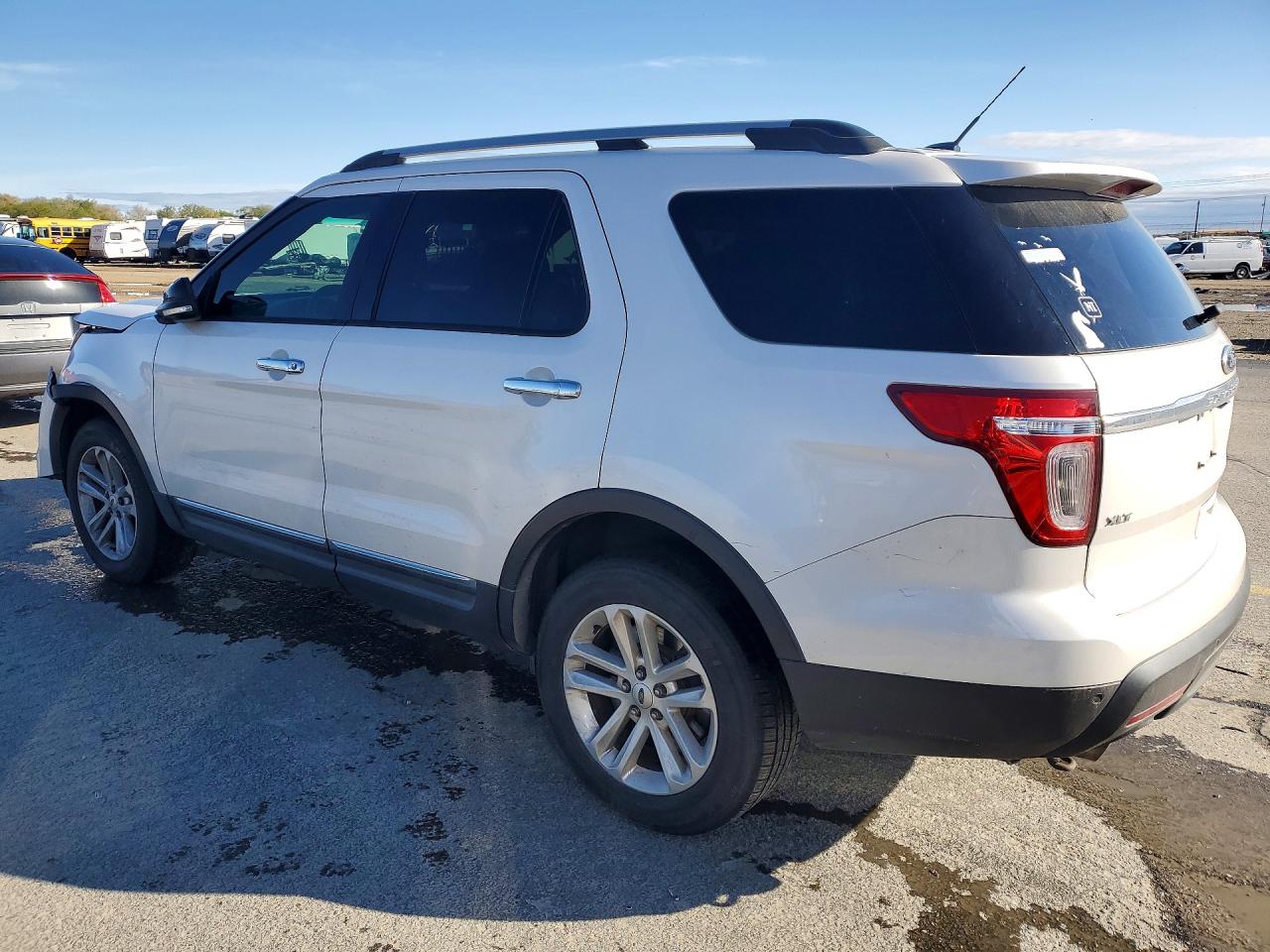 2015 FORD EXPLORER XLT photo 4