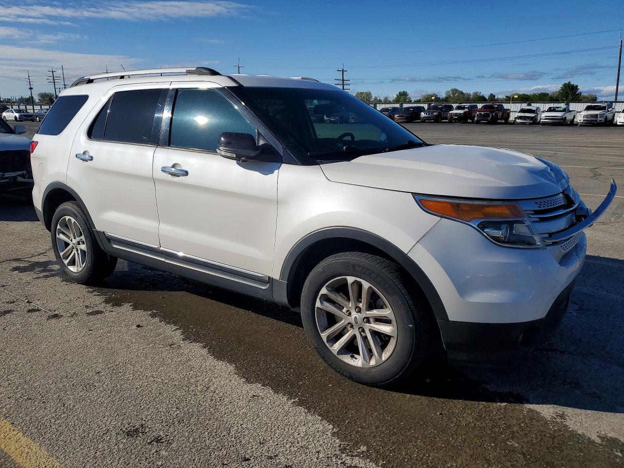 2015 FORD EXPLORER XLT photo 10