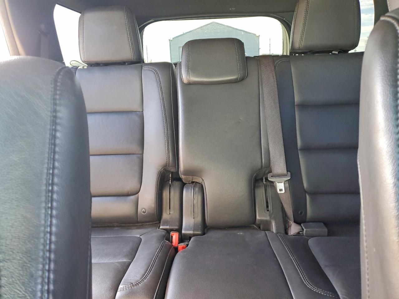2015 FORD EXPLORER XLT photo 28