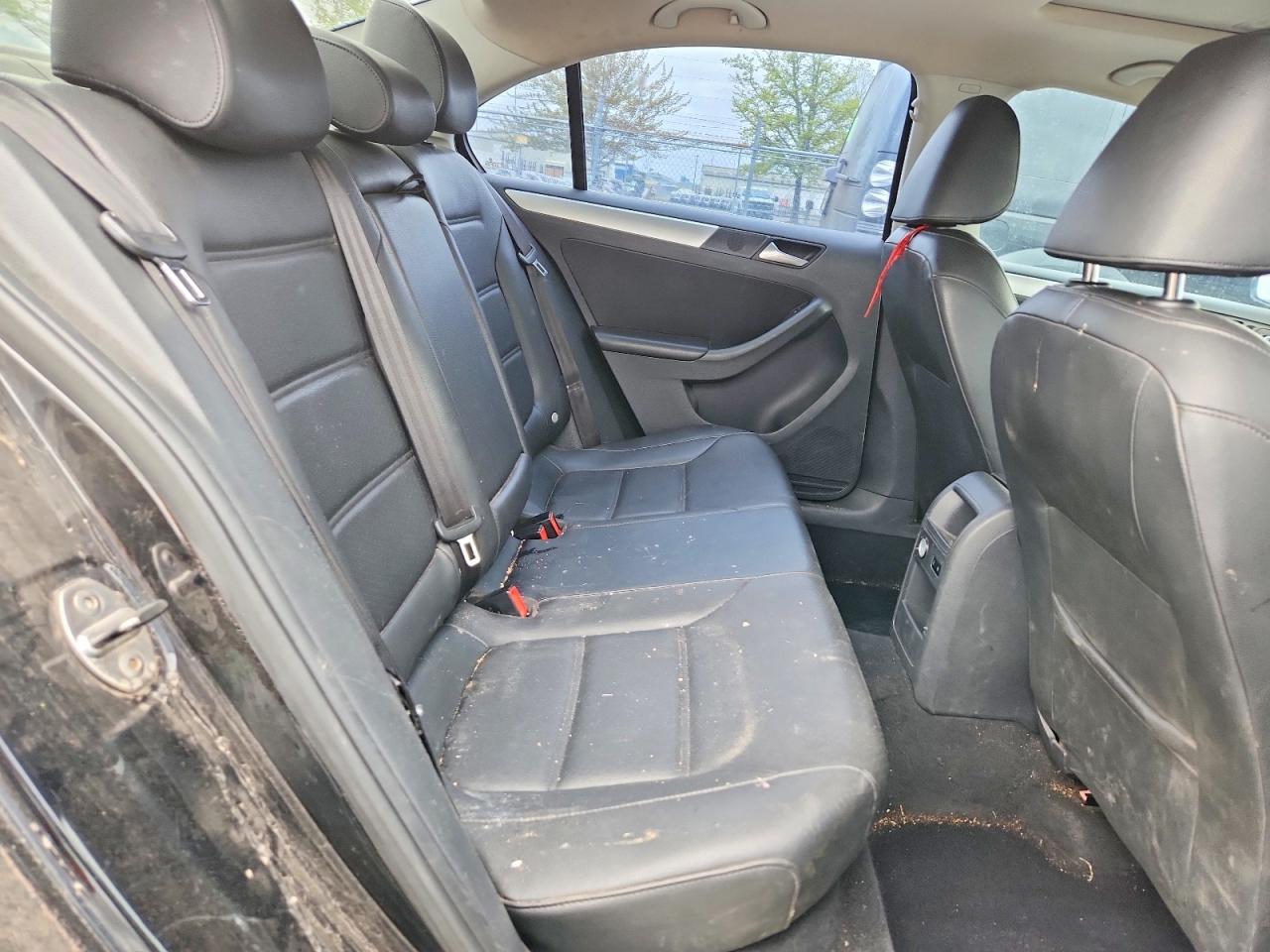 2014 VOLKSWAGEN JETTA SE photo 28