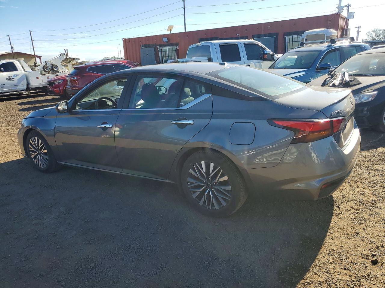 2025 NISSAN ALTIMA SV photo 4
