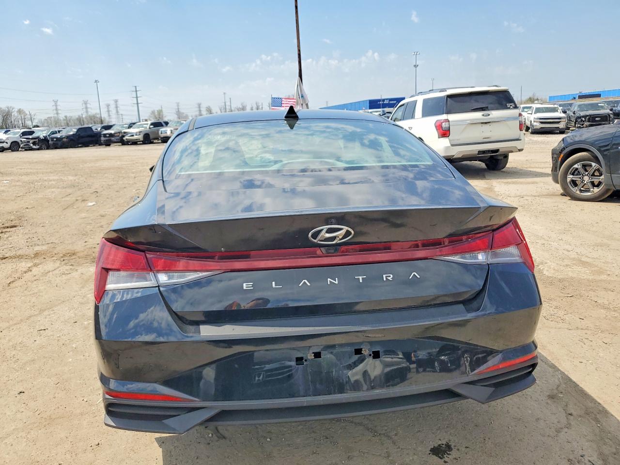 2023 HYUNDAI ELANTRA SEL photo 16