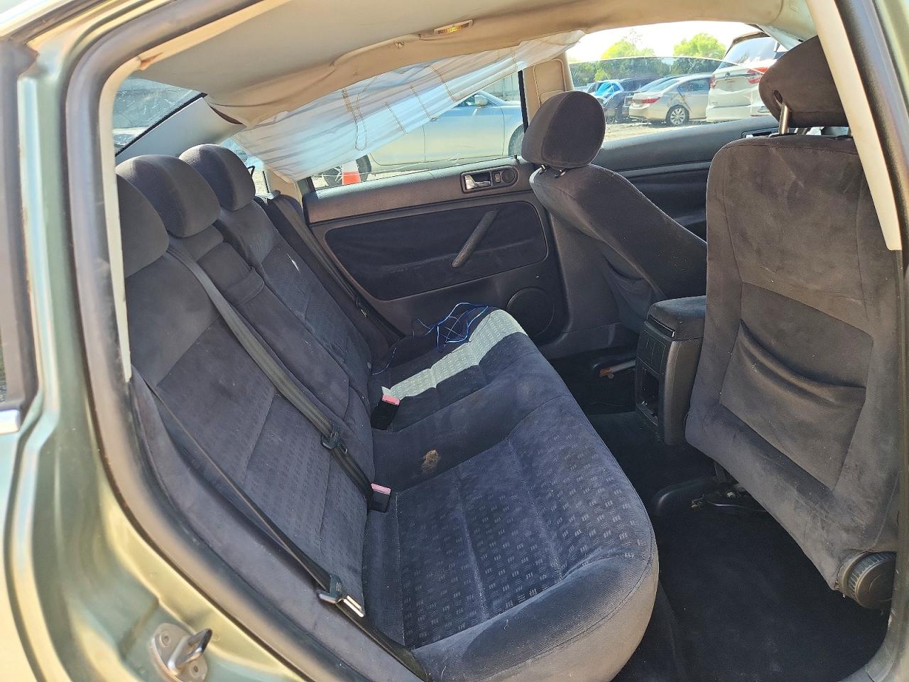 2003 VOLKSWAGEN PASSAT GLS photo 28
