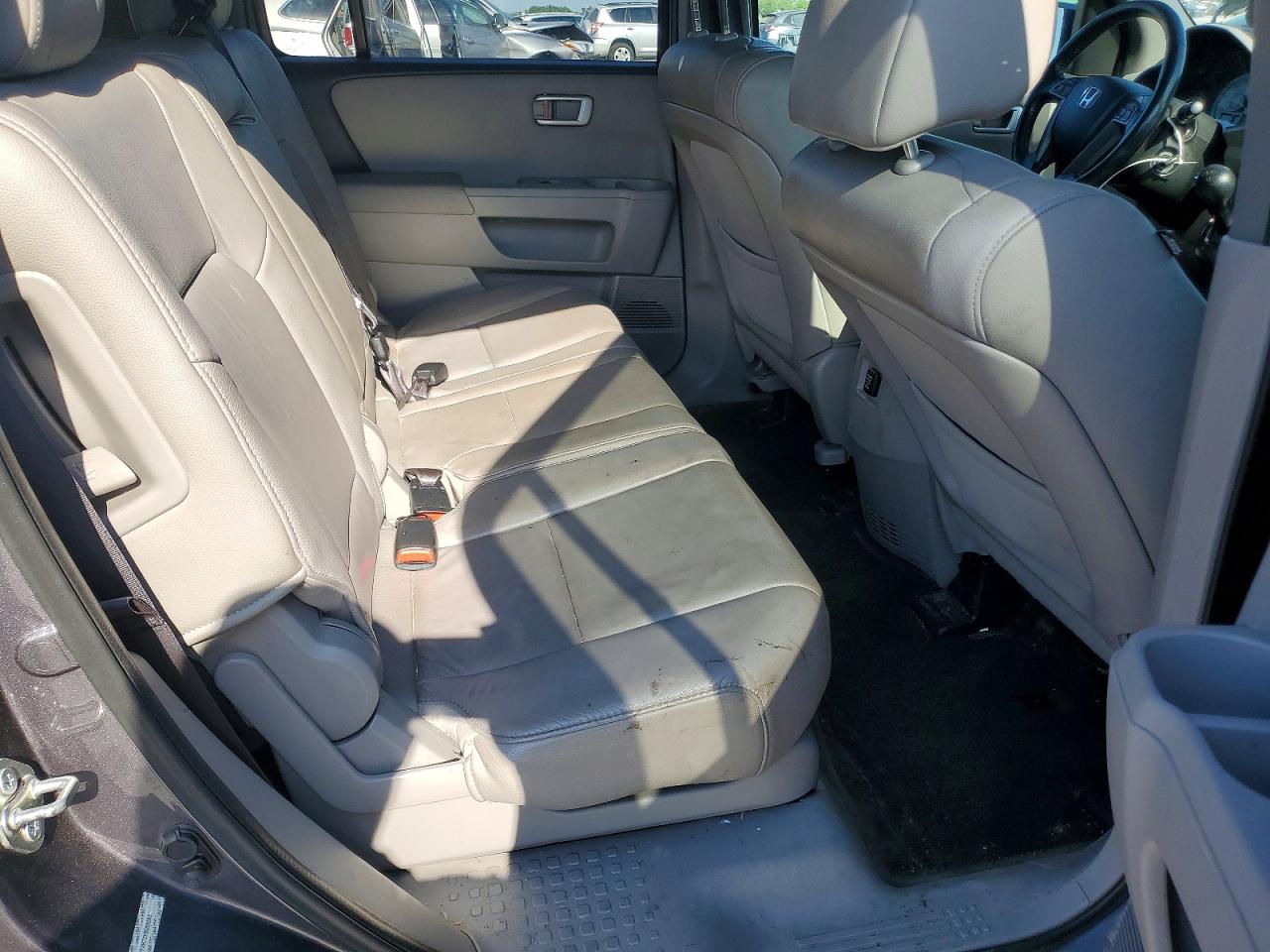 2015 HONDA PILOT EXLN photo 31