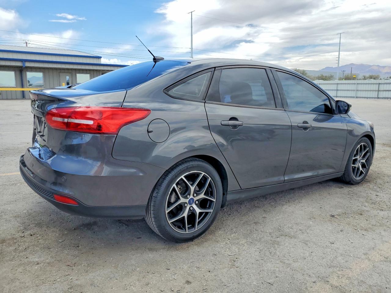 2017 FORD FOCUS SEL photo 7