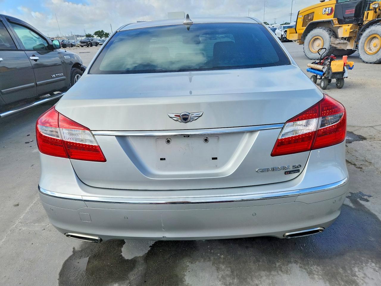 2012 HYUNDAI GENESIS 5.0L photo 6
