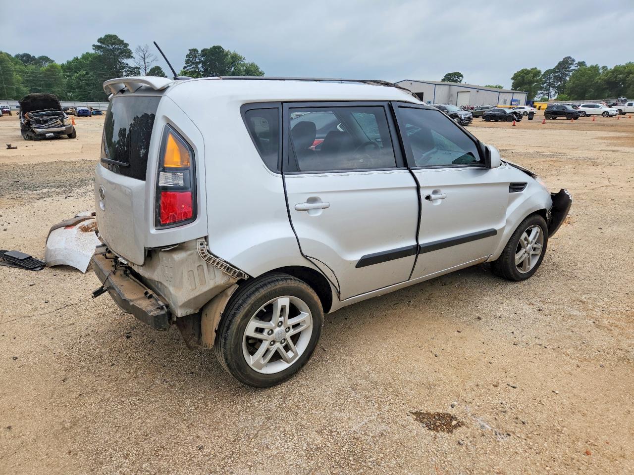 2011 KIA SOUL + photo 7