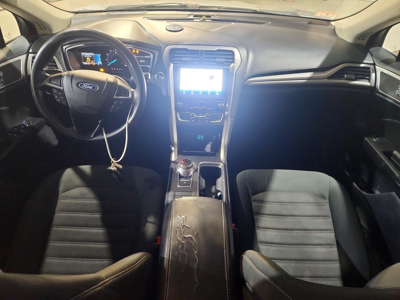2020 FORD FUSION SE photo 8