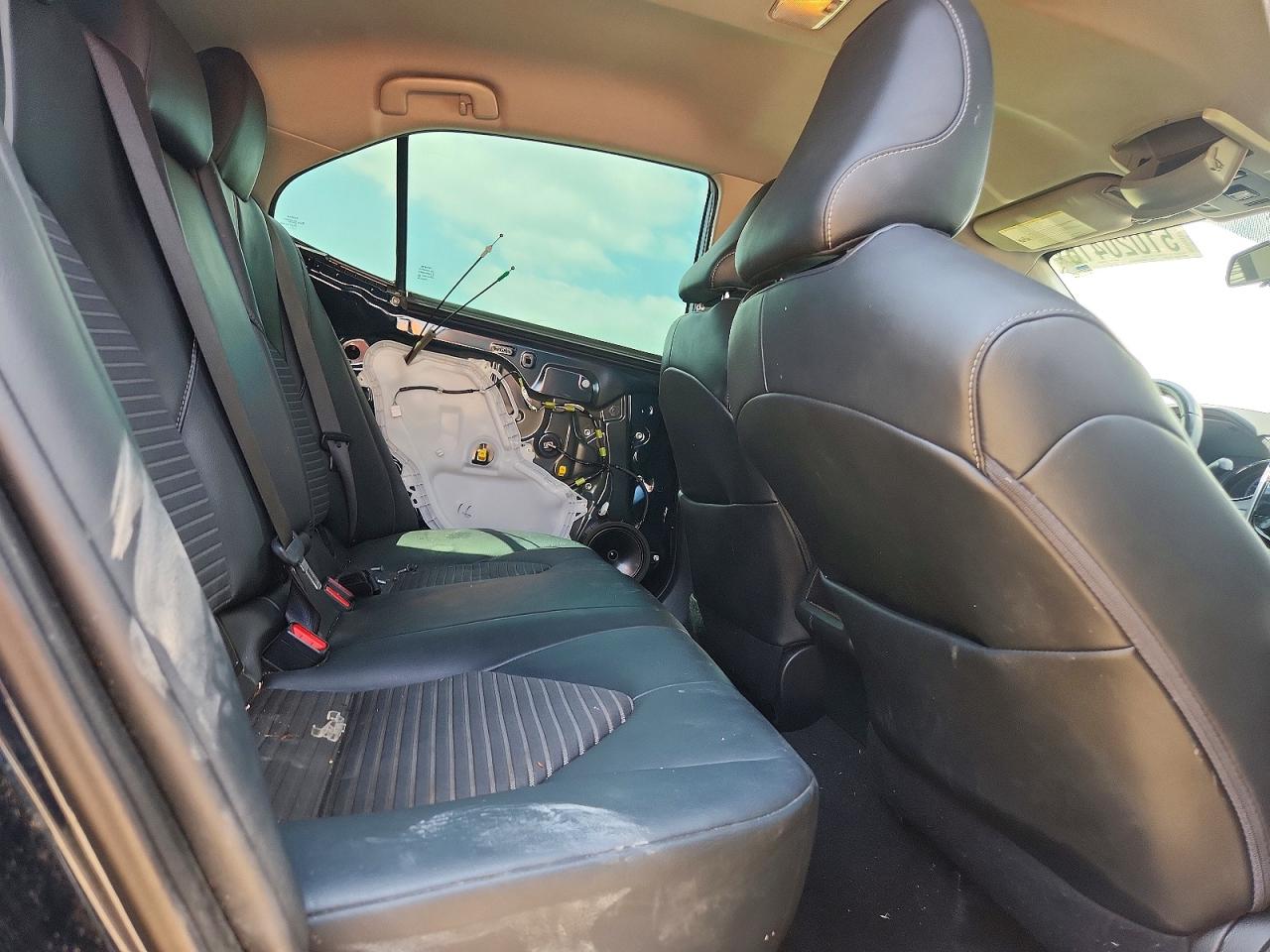 2020 TOYOTA CAMRY SE photo 19
