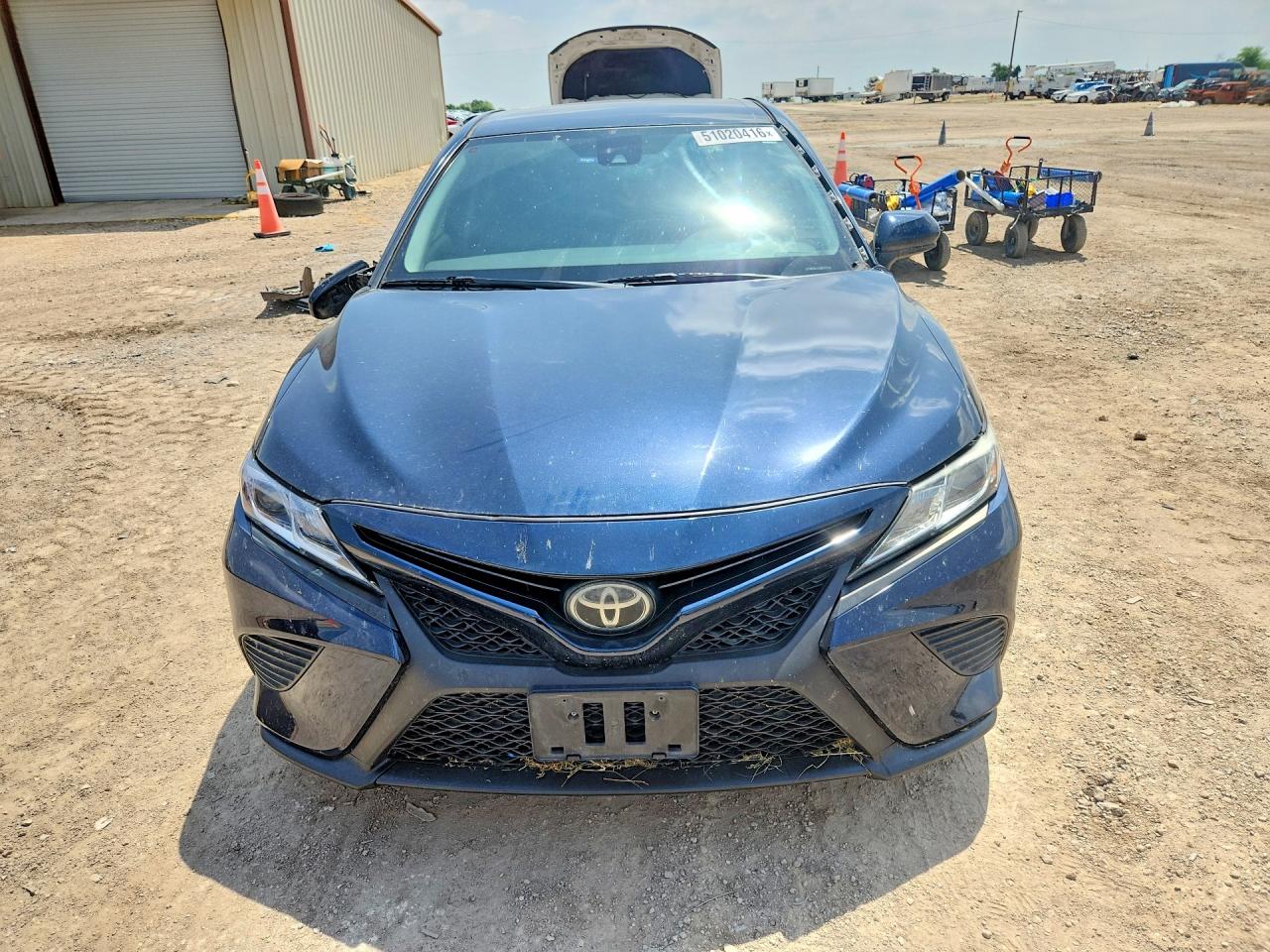 2020 TOYOTA CAMRY SE photo 9