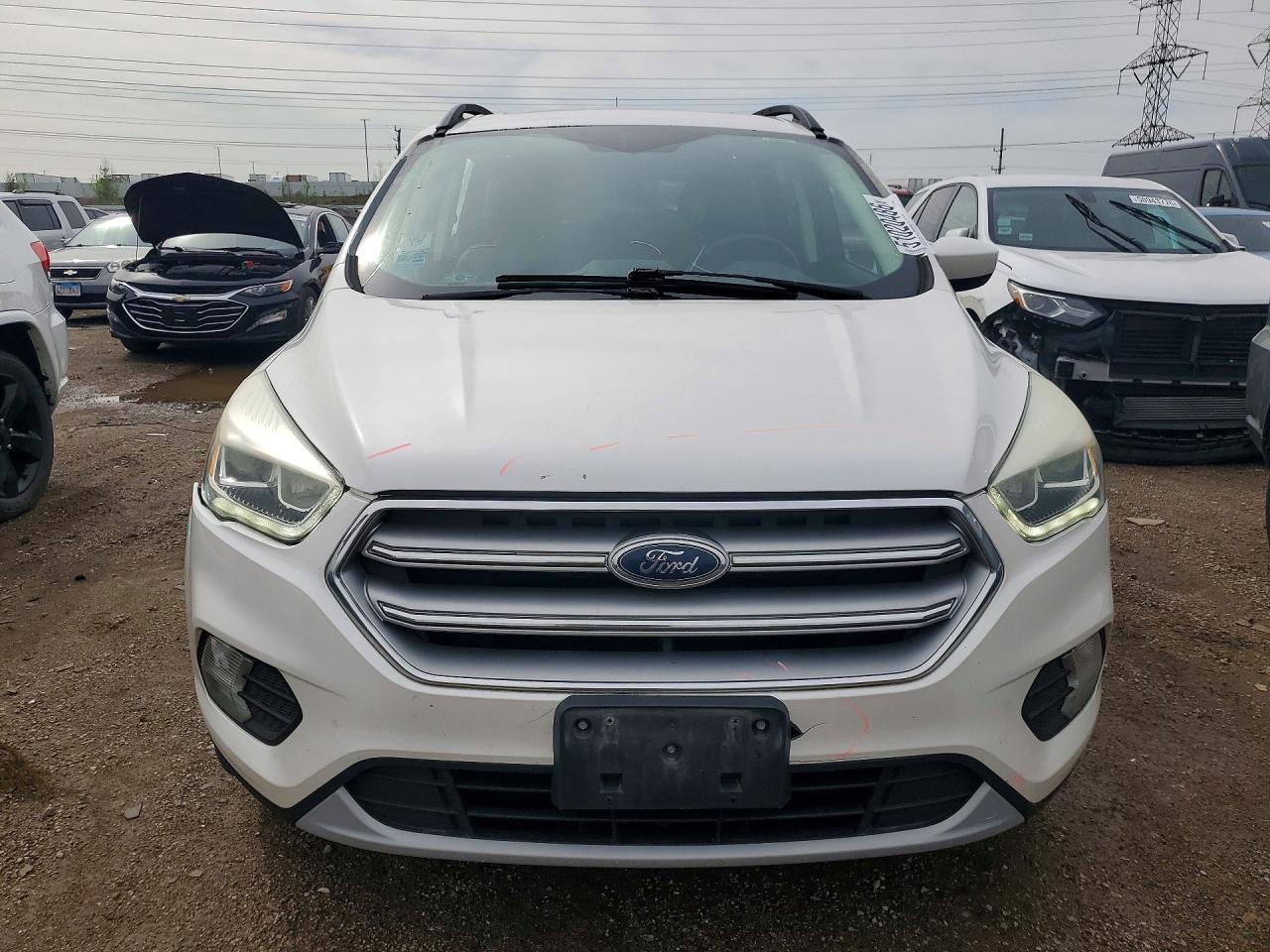 2017 FORD ESCAPE SE photo 5