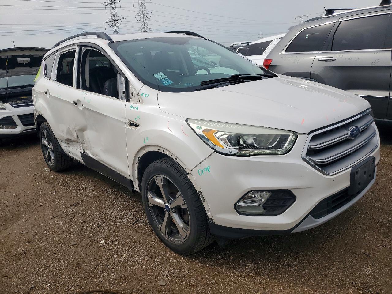 2017 FORD ESCAPE SE photo 4