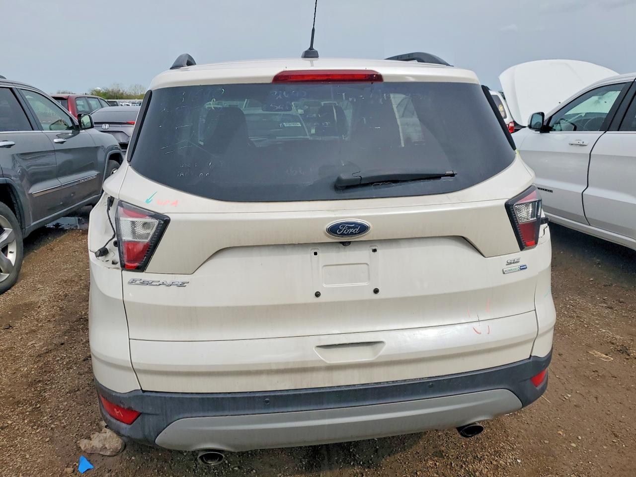 2017 FORD ESCAPE SE photo 6