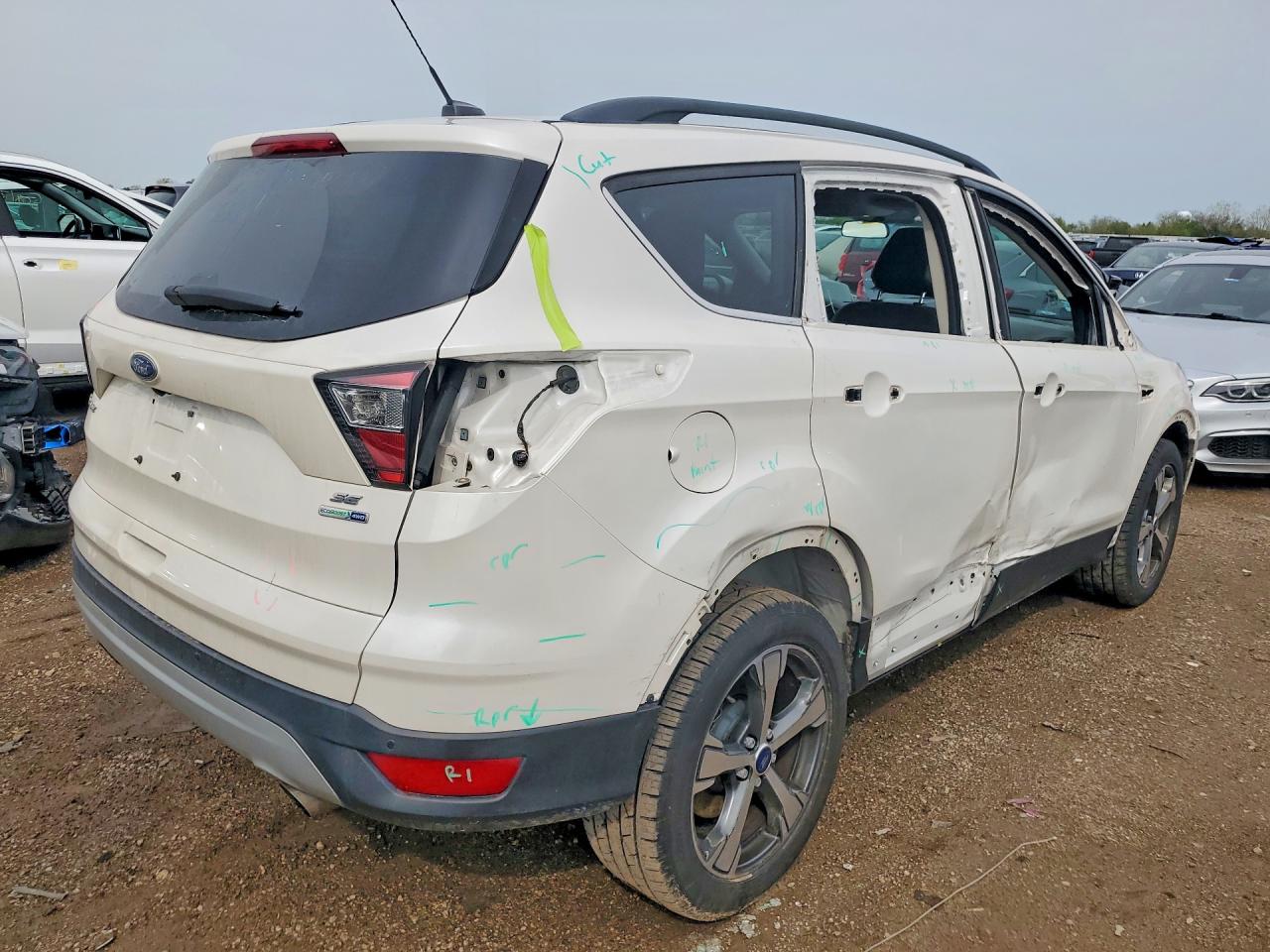 2017 FORD ESCAPE SE photo 3